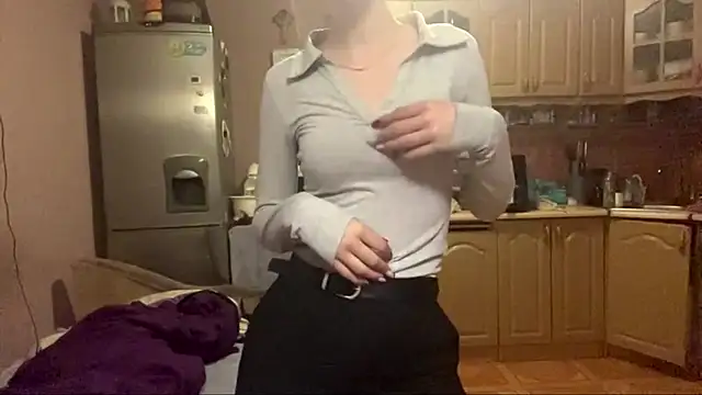 DaphneAmor online show from May 11, 6:49 pm