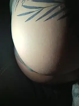 Snapshot of Lovesex329 chatting on June 7, 9:51 pm Lovesex329 online show from June 7, 9:51 pm