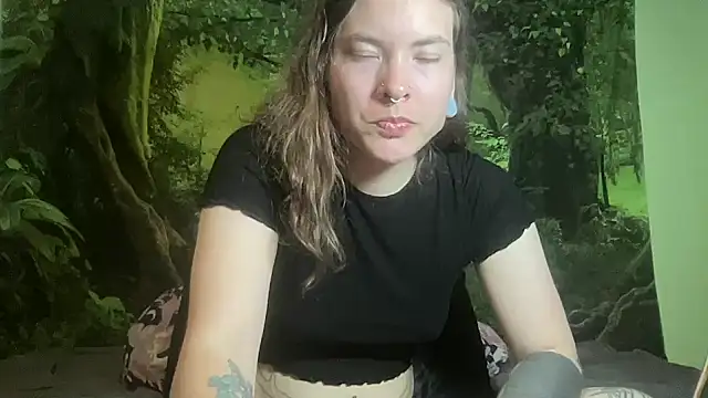 Snapshot of mo0ngoddess chatting on March 24, 3:44 am mo0ngoddess online show from March 24, 3:44 am