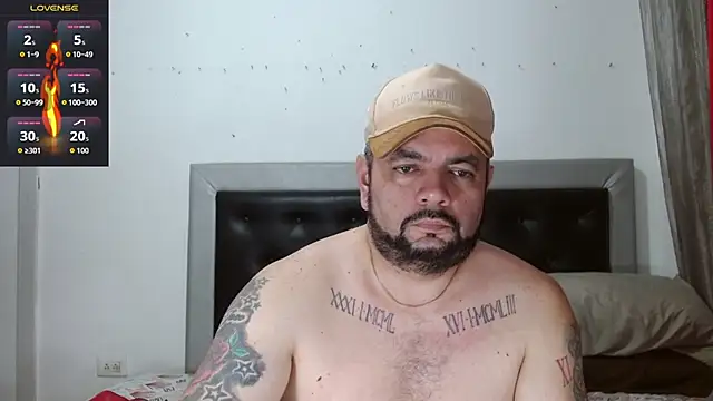 Snapshot of perverseveteranmanxxx chatting on February 13, 3:35 am perverseveteranmanxxx online show from February 13, 3:35 am