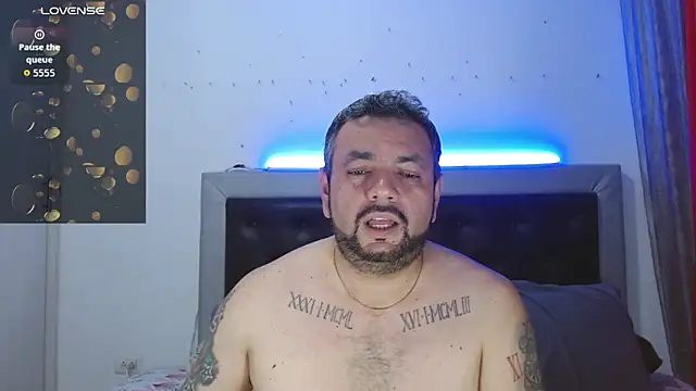 Snapshot of perverseveteranmanxxx chatting on February 28, 12:33 am perverseveteranmanxxx online show from February 28, 12:33 am