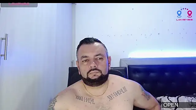 Snapshot of perverseveteranmanxxx chatting on March 22, 1:31 am perverseveteranmanxxx online show from March 22, 1:31 am