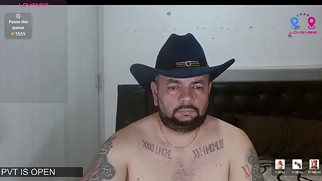 Snapshot of perverseveteranmanxxx chatting on March 26, 12:28 am perverseveteranmanxxx online show from March 26, 12:28 am