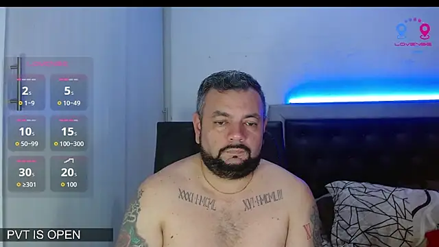 Snapshot of perverseveteranmanxxx chatting on April 4, 4:55 am perverseveteranmanxxx online show from April 4, 4:55 am