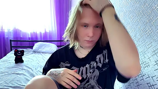 Snapshot of Hirtay chatting on June 18, 9:14 am Hirtay online show from June 18, 9:14 am