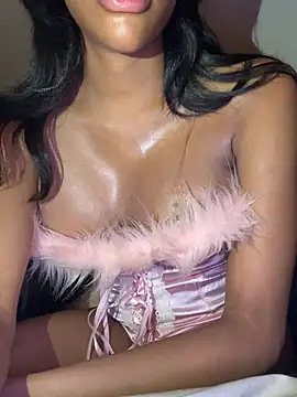 Snapshot of Africandollxxx chatting on July 5, 6:48 pm Africandollxxx online show from July 5, 6:48 pm