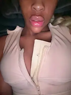 Snapshot of Africandollxxx chatting on July 14, 1:08 am Africandollxxx online show from July 14, 1:08 am