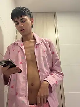 GhostBoyX66 online show from May 16, 6:10 am