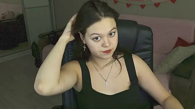 Snapshot of DelarySong chatting on June 8, 7:03 pm DelarySong online show from June 8, 7:03 pm