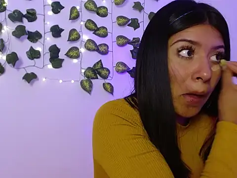 melanie 18  online show from June 11, 10:52 pm