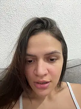 Snapshot of Sarah__hot chatting on June 5, 1:12 am Sarah hot online show from June 5, 1:12 am