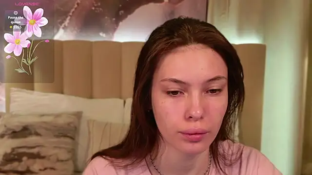 Snapshot of Mili_Joy chatting on June 21, 6:32 pm Mili Joy online show from June 21, 6:32 pm