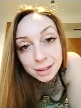 looree online show from May 22, 7:08 pm