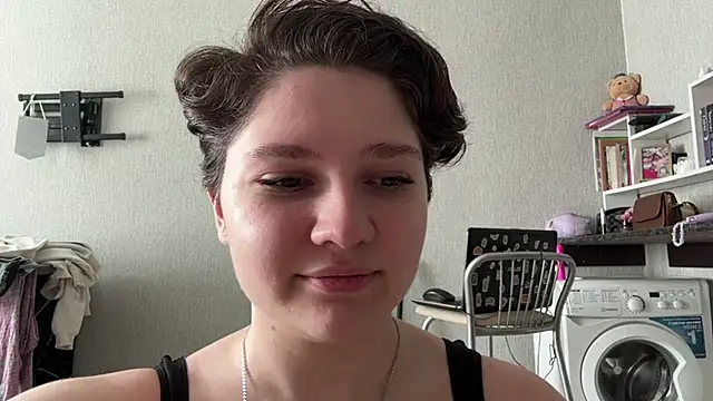 LizCumens online show from May 15, 11:01 pm