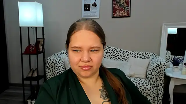 Snapshot of DianaKristol chatting on May 17, 5:27 am DianaKristol online show from May 17, 5:27 am