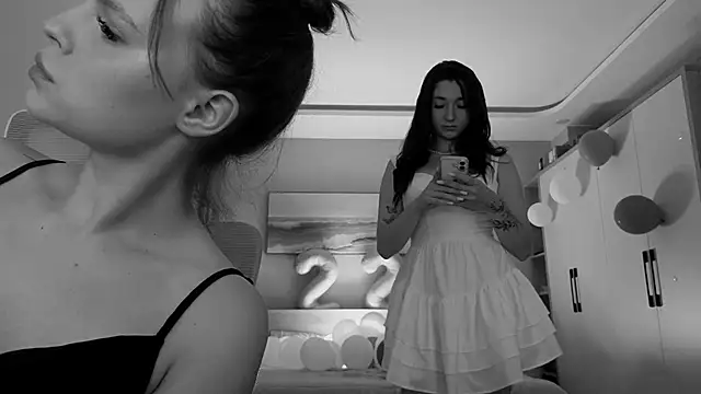 MoonkissGirls online show from May 15, 11:34 pm