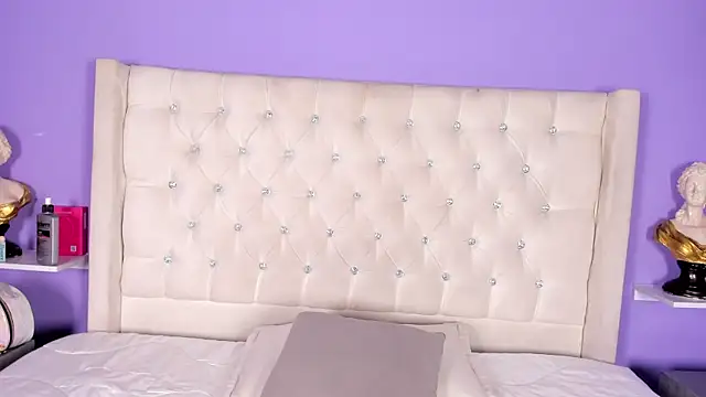Snapshot of candy_queens_ chatting on June 28, 10:43 am candy queens online show from June 28, 10:43 am