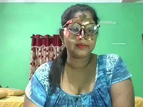 Snapshot of Kavya17 chatting on June 22, 2:03 pm Kavya17 online show from June 22, 2:03 pm