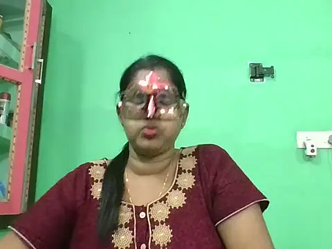 Snapshot of Kavya17 chatting on July 27, 2:13 pm Kavya17 online show from July 27, 2:13 pm