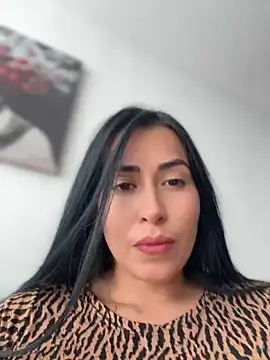 Snapshot of areviklusine1 chatting on April 25, 7:55 pm areviklusine1 online show from April 25, 7:55 pm