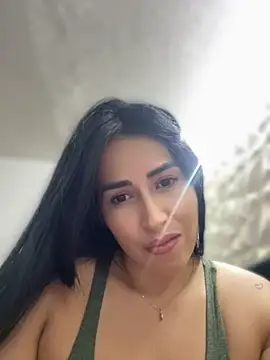 Snapshot of areviklusine1 chatting on May 7, 11:21 pm areviklusine1 online show from May 7, 11:21 pm