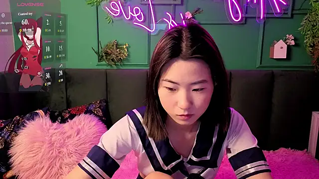 Snapshot of Runi_Asian chatting on June 28, 1:22 am Runi Asian online show from June 28, 1:22 am