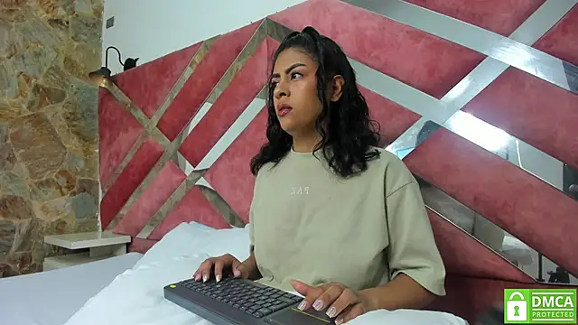 keylli vega online show from May 15, 12:23 pm
