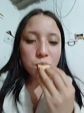 Snapshot of mileidy0106 chatting on June 22, 3:36 am mileidy0106 online show from June 22, 3:36 am