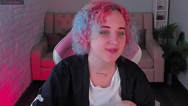 ScarlettSparkss online show from May 25, 1:28 pm