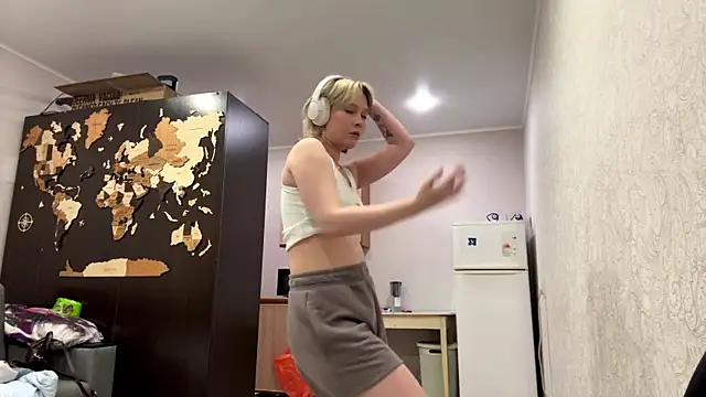 CuteLilit online show from June 7, 6:33 pm