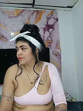 luxuryluna online show from May 22, 10:59 pm