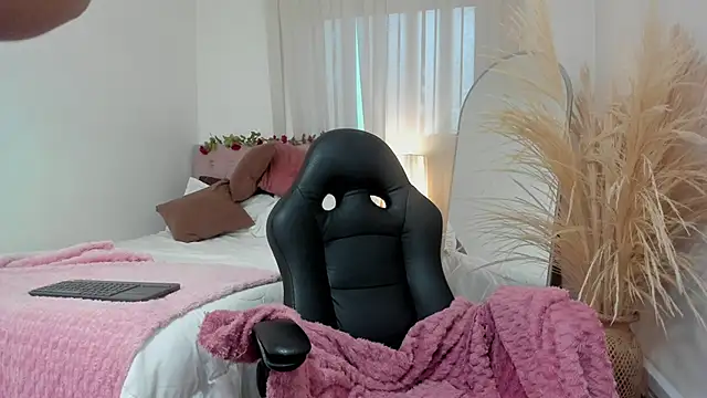 Charlotte pleasure online show from June 11, 10:46 am