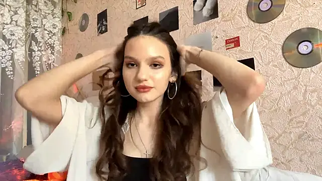 CarleenColley online show from May 19, 7:58 am