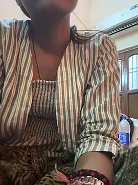 payalstudent4 online show from May 30, 8:33 am