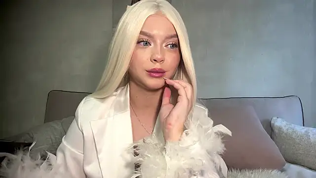 Snapshot of RussianGirlXX chatting on May 16, 3:11 pm RussianGirlXX online show from May 16, 3:11 pm