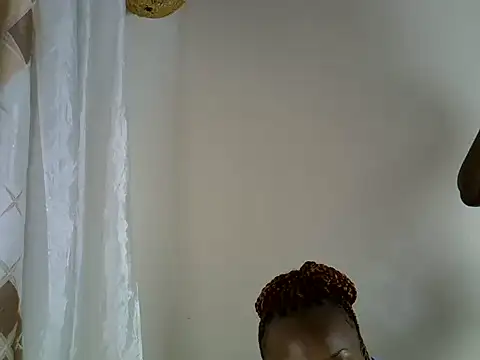 Snapshot of Sexxy_lulu chatting on June 14, 1:58 am Sexxy lulu online show from June 14, 1:58 am
