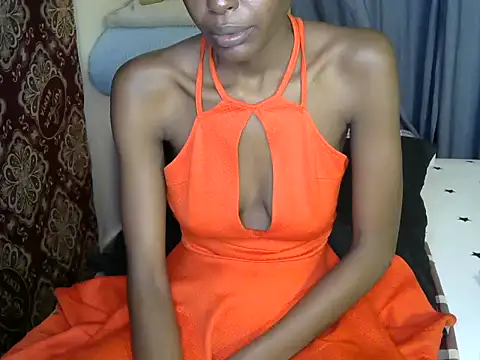 Snapshot of petite_hottie chatting on June 24, 2:05 pm petite hottie online show from June 24, 2:05 pm