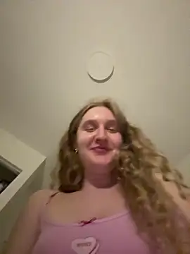 pr1ncess mads17 online show from May 15, 11:23 pm