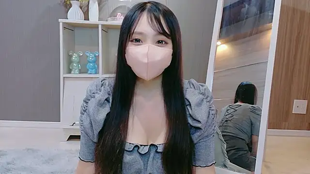 Snapshot of Runa-nn chatting on June 18, 12:42 pm Runa-nn online show from June 18, 12:42 pm