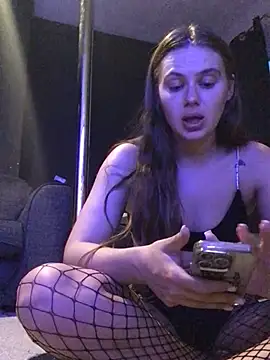 Snapshot of stonettequeenn chatting on May 15, 3:24 am stonettequeenn online show from May 15, 3:24 am