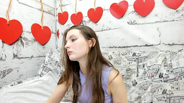 Snapshot of Shyly__Lisa chatting on June 26, 1:21 am Shyly Lisa online show from June 26, 1:21 am