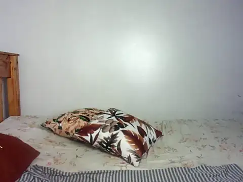 Snapshot of Its_miah chatting on June 21, 12:52 pm Its miah online show from June 21, 12:52 pm