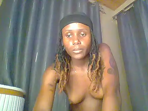 Snapshot of kiki8390 chatting on June 19, 9:18 pm kiki8390 online show from June 19, 9:18 pm
