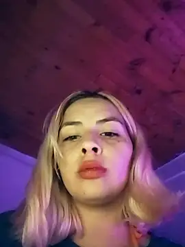 Snapshot of samyMoney chatting on June 21, 2:36 am samyMoney online show from June 21, 2:36 am