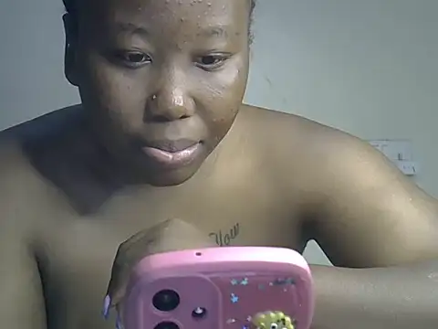 Snapshot of Curvy_nelly1 chatting on June 30, 5:52 am Curvy nelly1 online show from June 30, 5:52 am