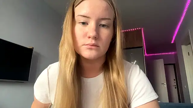 Snapshot of Lisi_Kiss_ chatting on June 6, 4:55 pm Lisi Kiss online show from June 6, 4:55 pm