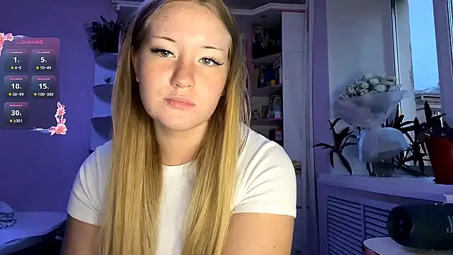 Snapshot of Lisi_Kiss_ chatting on June 28, 6:03 pm Lisi Kiss online show from June 28, 6:03 pm