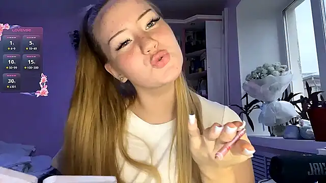 Snapshot of Lisi_Kiss_ chatting on June 30, 5:25 pm Lisi Kiss online show from June 30, 5:25 pm