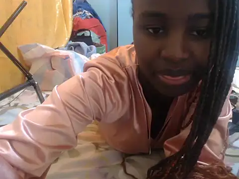 Snapshot of Sexxy-skinny chatting on June 19, 11:25 am Sexxy-skinny online show from June 19, 11:25 am