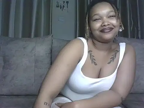 Snapshot of Candy_Tracy chatting on June 18, 10:36 pm Candy Tracy online show from June 18, 10:36 pm